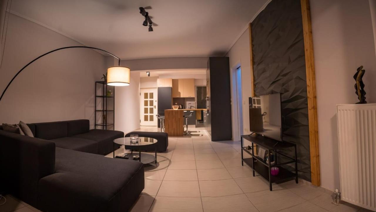 It Is A Pleasant, Modern, Functional House! Apartment Пирея Екстериор снимка