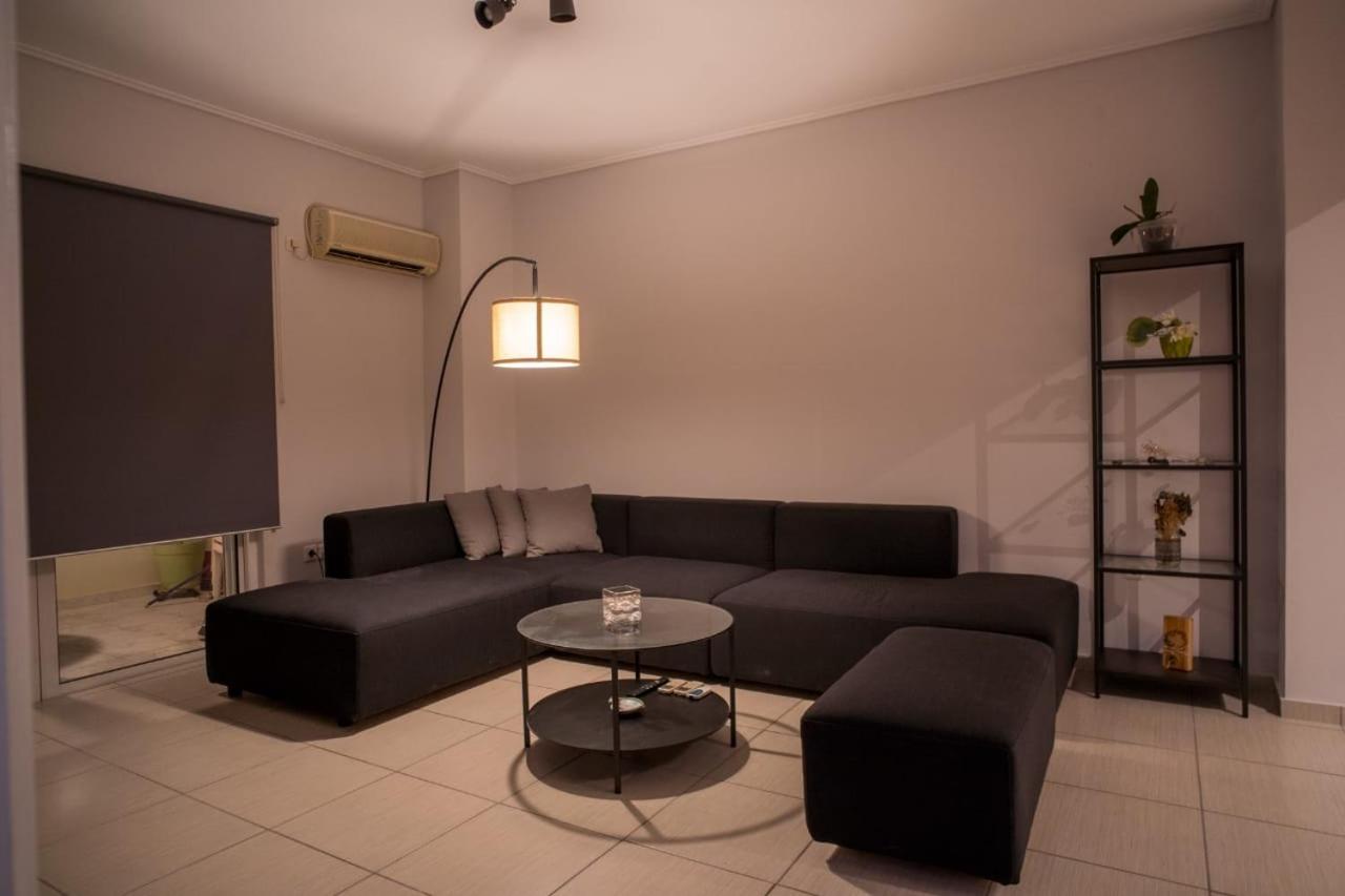 It Is A Pleasant, Modern, Functional House! Apartment Пирея Екстериор снимка