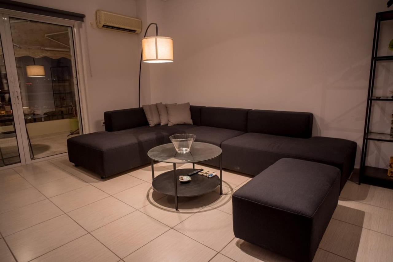 It Is A Pleasant, Modern, Functional House! Apartment Пирея Екстериор снимка