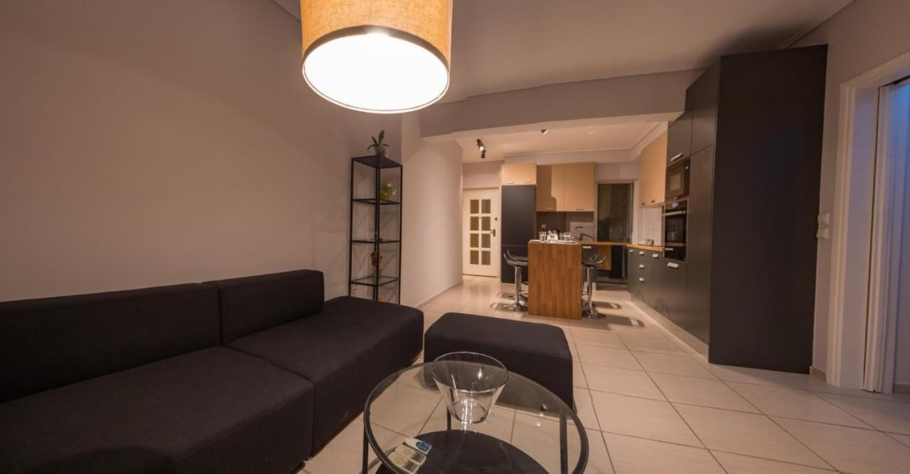 It Is A Pleasant, Modern, Functional House! Apartment Пирея Екстериор снимка