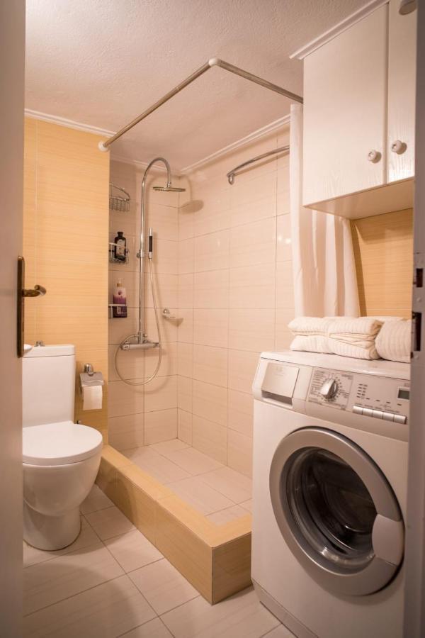 It Is A Pleasant, Modern, Functional House! Apartment Пирея Екстериор снимка