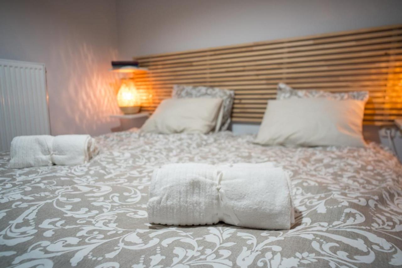 It Is A Pleasant, Modern, Functional House! Apartment Пирея Екстериор снимка